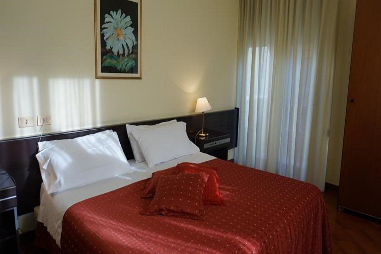 Crisol Europa Hotell Palermo Eksteriør bilde